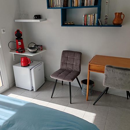Saint-Pierre-d'Amilly La Revetizon B&B 외부 사진